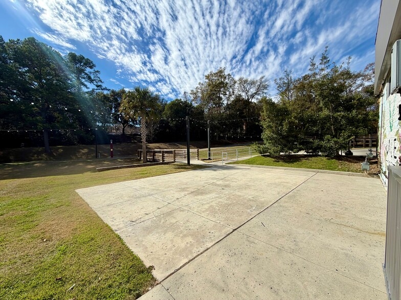 More Photos Of 1833-1861 W Tennessee St, Tallahassee Storefront For Lease