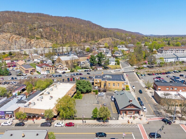 More Photos Of 50 Lafayette Ave, Suffern Freestanding For Lease