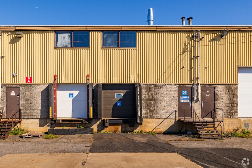 More Photos Of 3400 Boul Losch, Longueuil Unknown For Lease