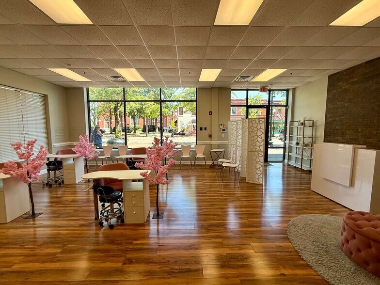 More Photos Of 311-345 Hay St, Fayetteville Apartments For Lease
