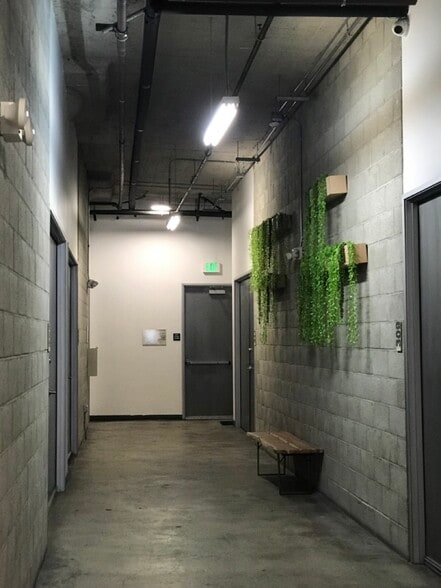 More Photos Of 915 Mateo St, Los Angeles Office For Lease