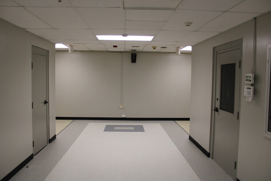 More Photos Of 1900 Pope St, Beaumont Flex For Lease