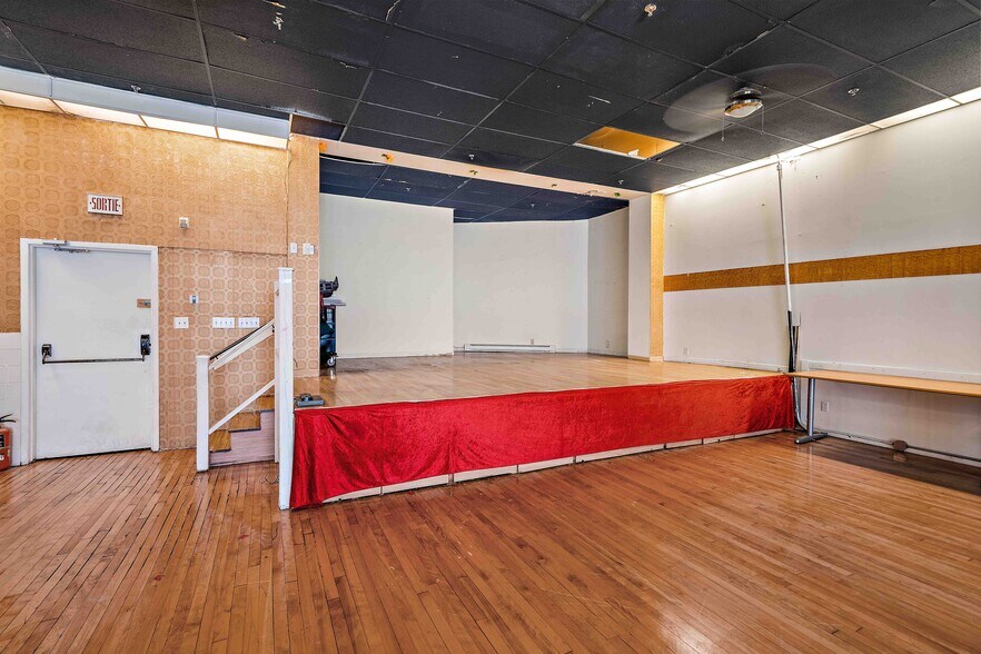 More Photos Of 4225 Rue Notre-Dame O, Montréal Office For Sale