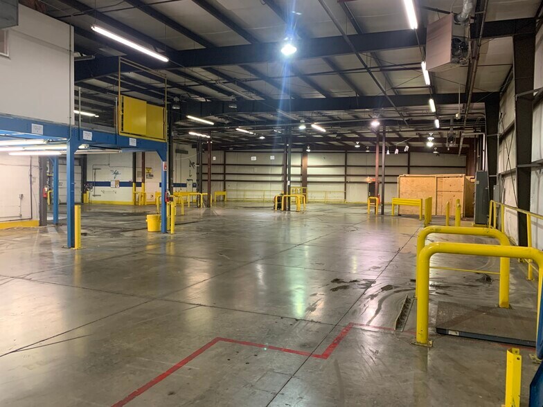 More Photos Of 4235 Leap Rd, Hilliard Distribution For Lease