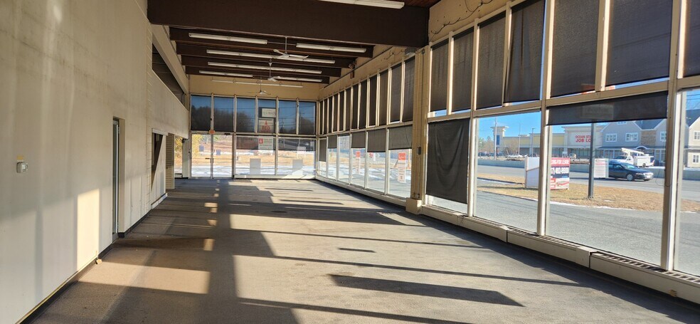 More Photos Of 233 Turnpike Rd, Westborough Freestanding For Lease