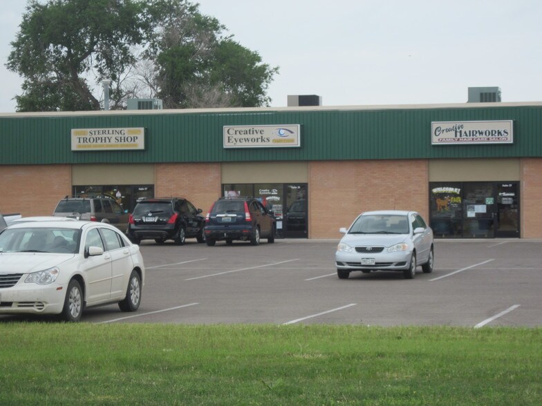 More Photos Of 100 Broadway St, Sterling Unknown For Lease