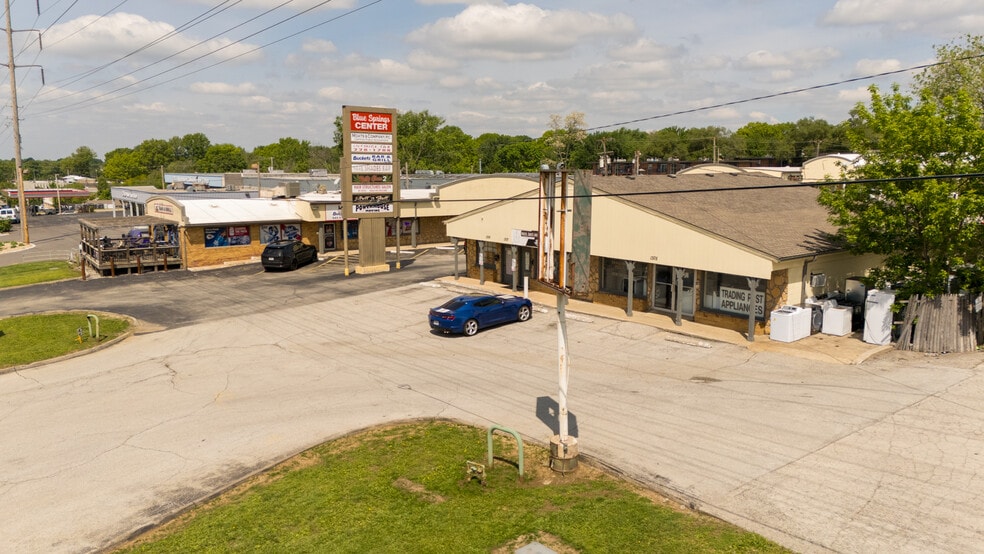 More Photos Of 1305-1331 W 40 Hwy, Blue Springs Unknown For Lease