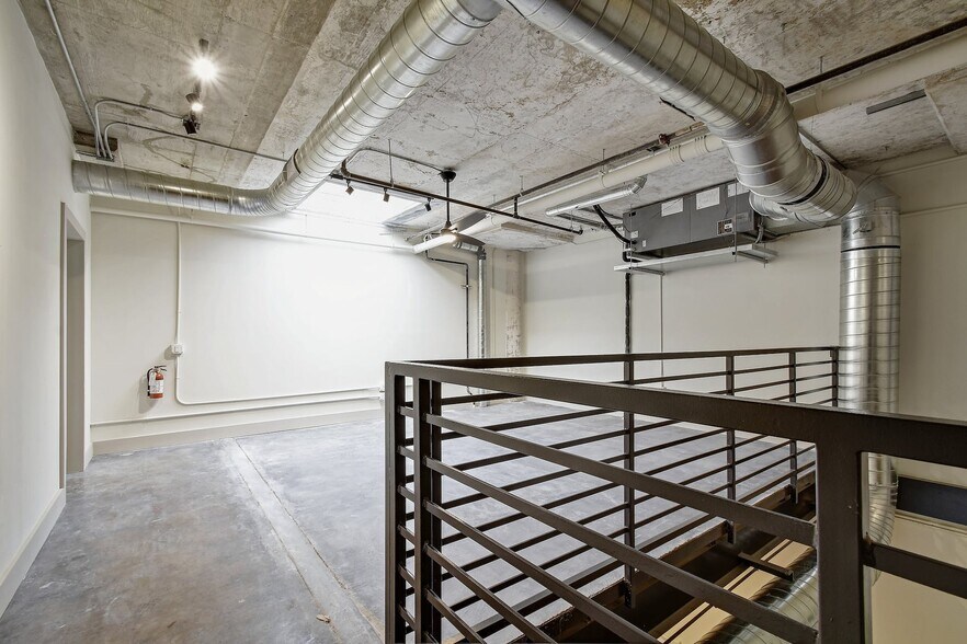 More Photos Of 215 Coca Cola Pl, San Antonio Apartments For Lease