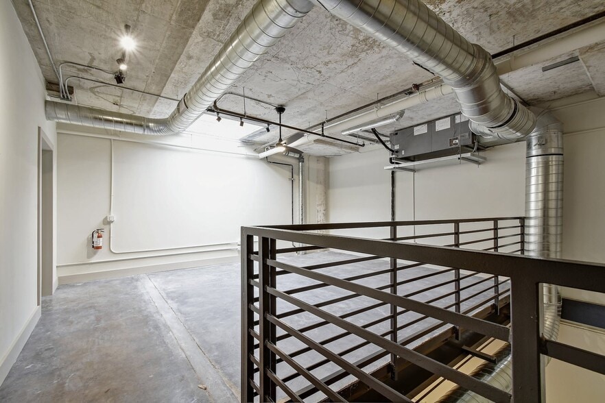 More Photos Of 215 Coca Cola Pl, San Antonio Apartments For Lease