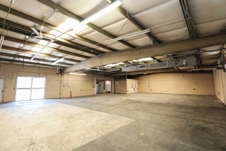 More Photos Of 4734 Potato House Ct, Wilson Warehouse For Lease