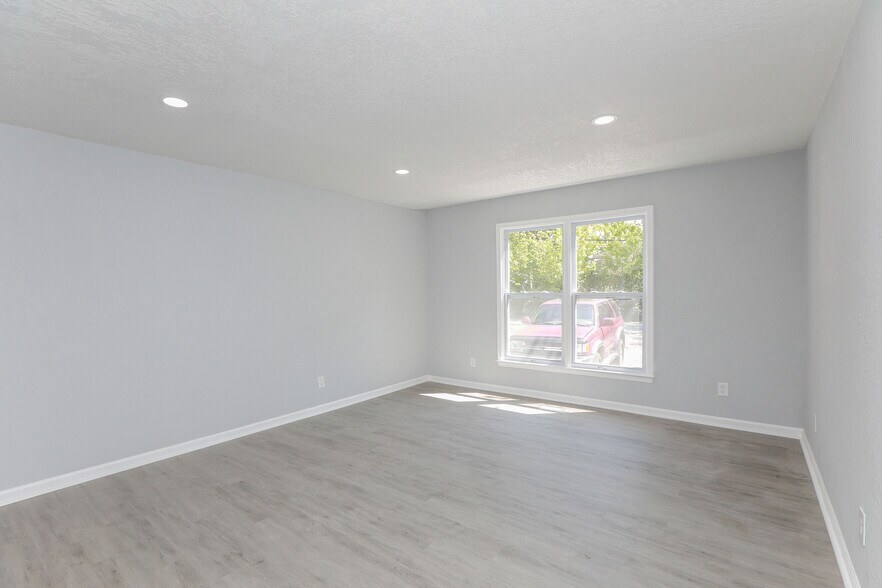 More Photos Of 401 Maryland Ave, Portsmouth Apartments For Sale