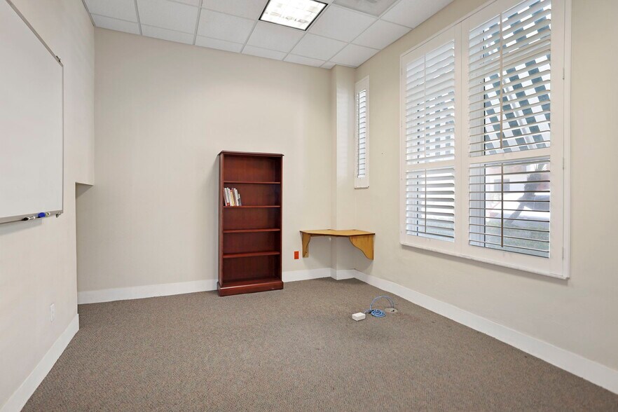 More Photos Of 155 8th St N, Saint Petersburg Office Residential For Lease