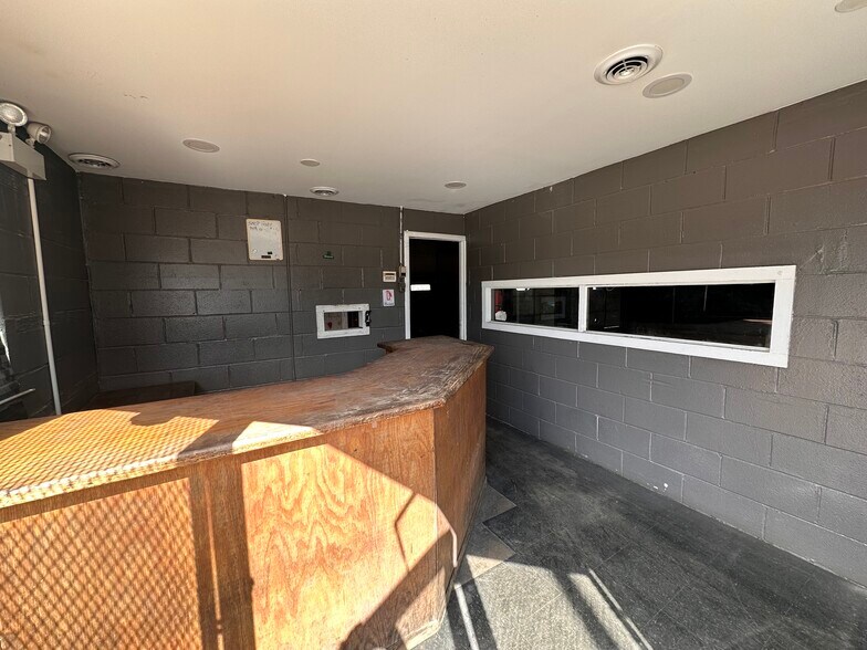 More Photos Of 1058 W 111th St, Chicago Service For Sale