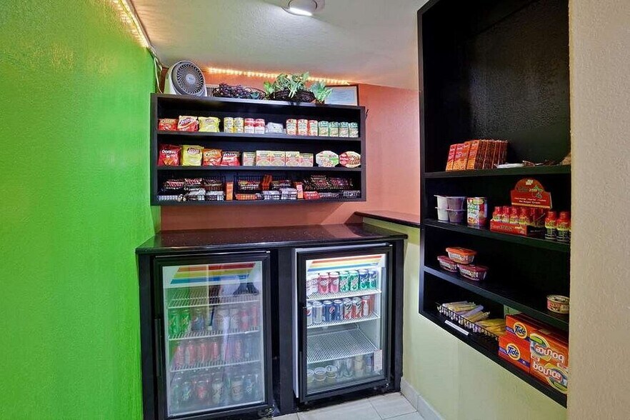 More Photos Of 201 E Diamond Dr, Salina Hotel For Sale