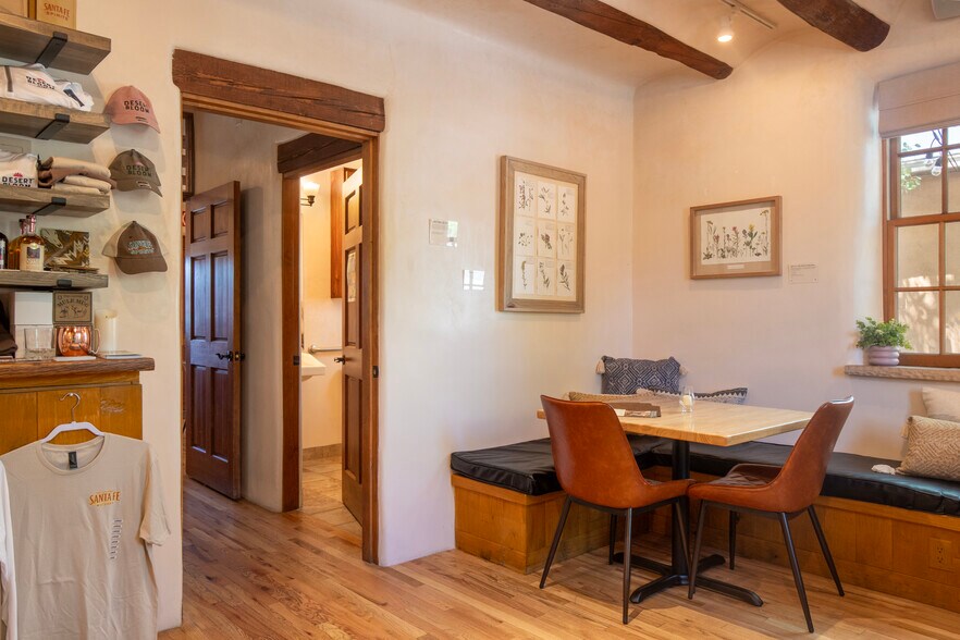 More Photos Of 312 Read St, Santa Fe Freestanding For Sale