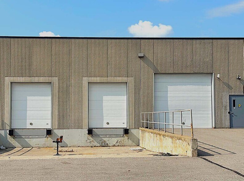 More Photos Of 1 Kenview Blvd, Brampton Office For Lease