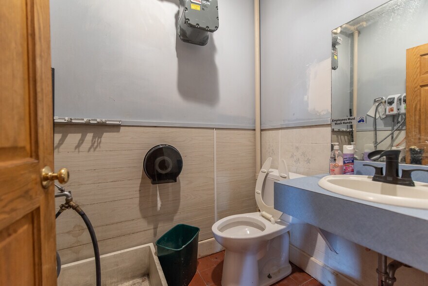More Photos Of 420 Social St, Woonsocket Restaurant For Sale