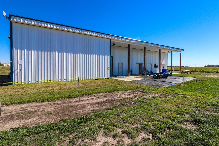 More Photos Of 705068 82 -1, Wembley General Retail For Sale