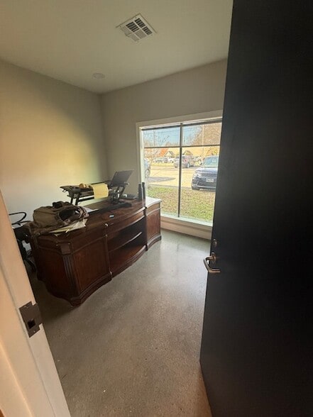 More Photos Of 5553-5555 S Peoria Ave, Tulsa Office For Lease