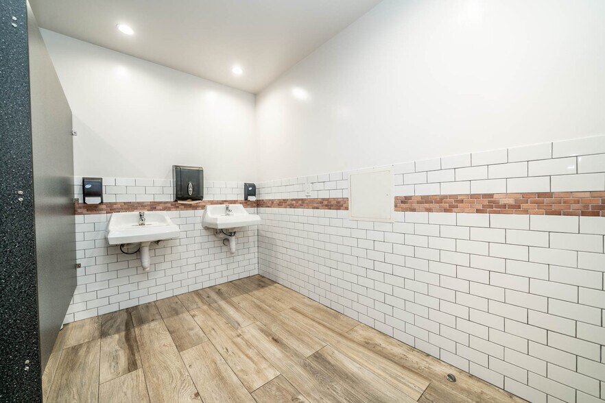 More Photos Of 2503 Beverly Blvd, Los Angeles Medical For Sale