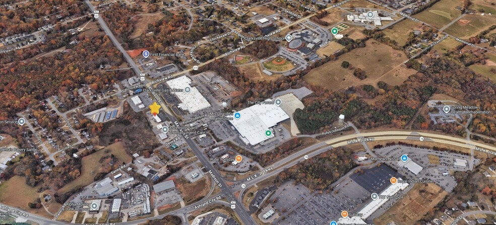 More Photos Of 2212-2218 Madison St, Clarksville General Retail For Lease