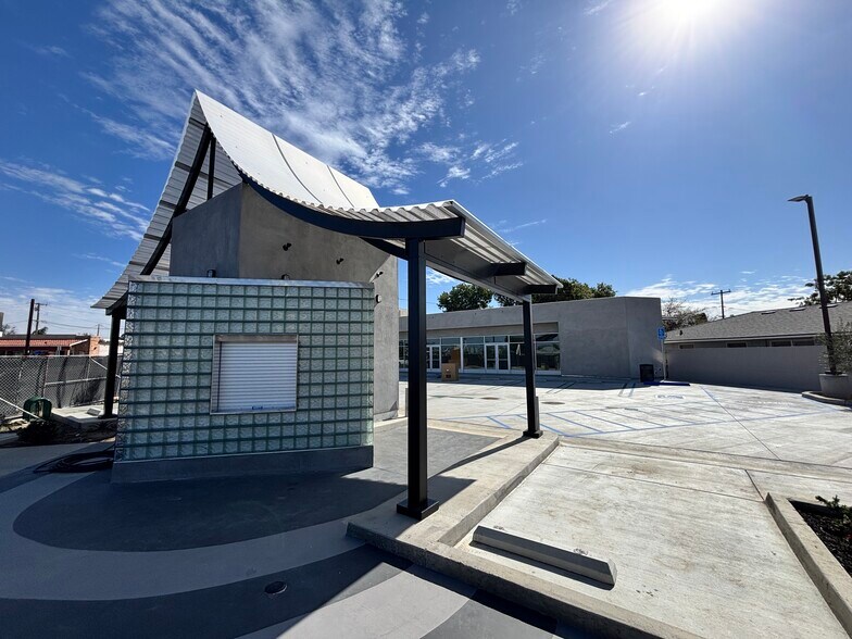 More Photos Of 887 N Glassell St, Orange Freestanding For Lease