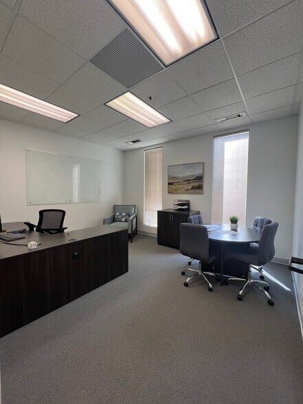 More Photos Of 1000 N Ashley Dr, Tampa Office For Lease