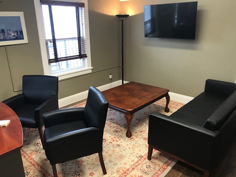 200 Livingston Ave, New Brunswick, NJ 08901 Medical Office For Lease