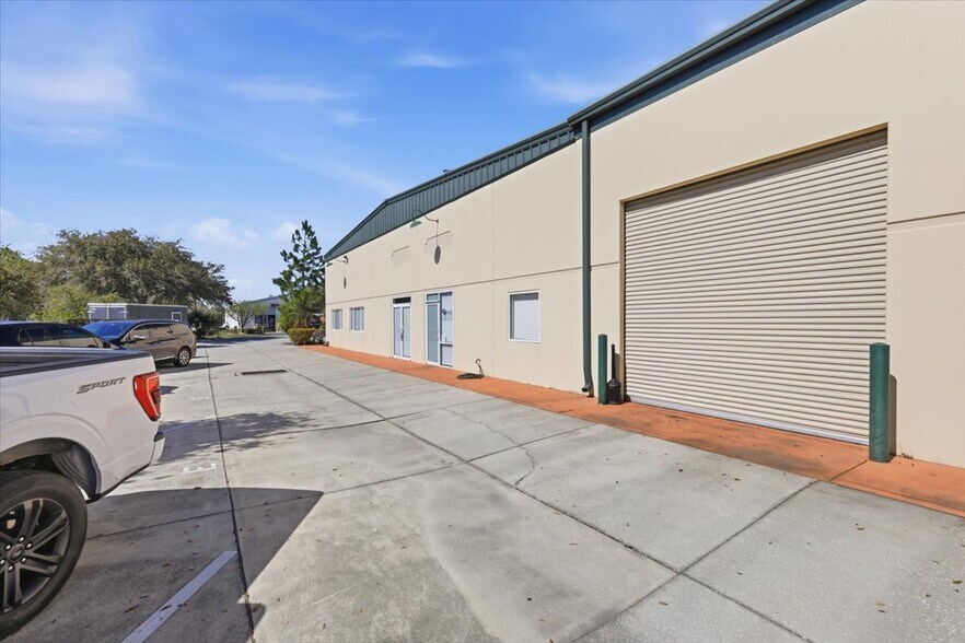 More Photos Of 1220 Biscayne Blvd, Deland Warehouse For Lease
