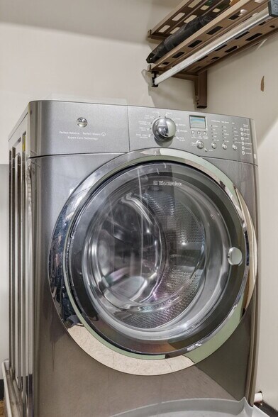 More Photos Of 301 Hurley Ave, Kingston Office For Sale