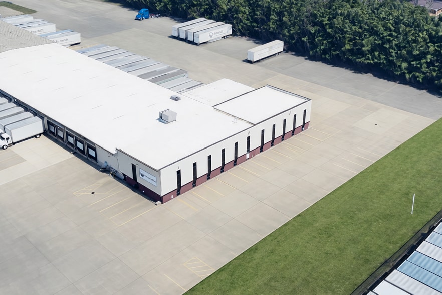 More Photos Of 24805 US 20 W, South Bend Distribution For Lease