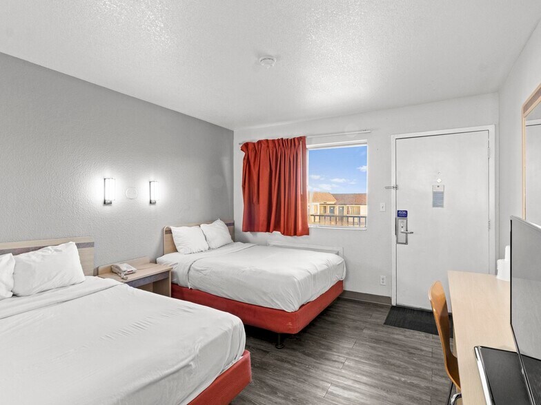 More Photos Of 1150 Wilkins Cir, Casper Hotel For Sale