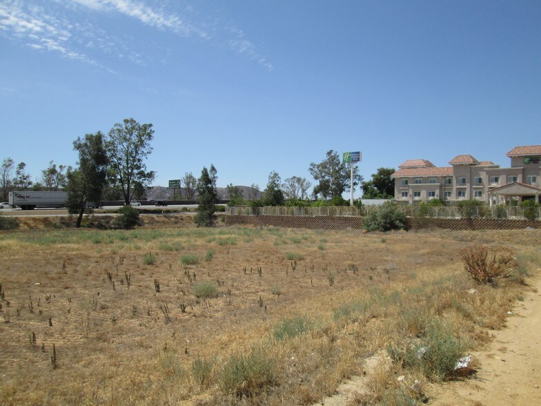 More Photos Of 2914-2934 W Ramsey St, Banning Land For Lease