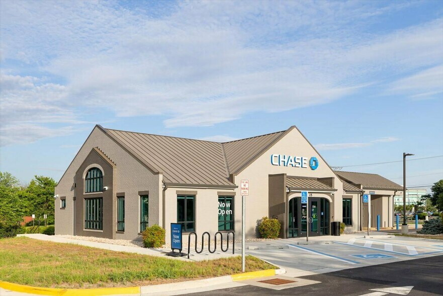 More Photos Of 25 Banks Ford Pky, Fredericksburg Bank For Sale