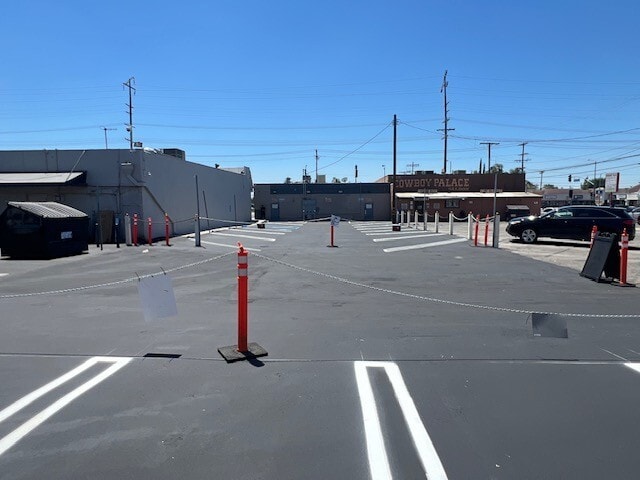 More Photos Of 21627-21629 Devonshire St, Chatsworth Storefront Retail Office For Lease