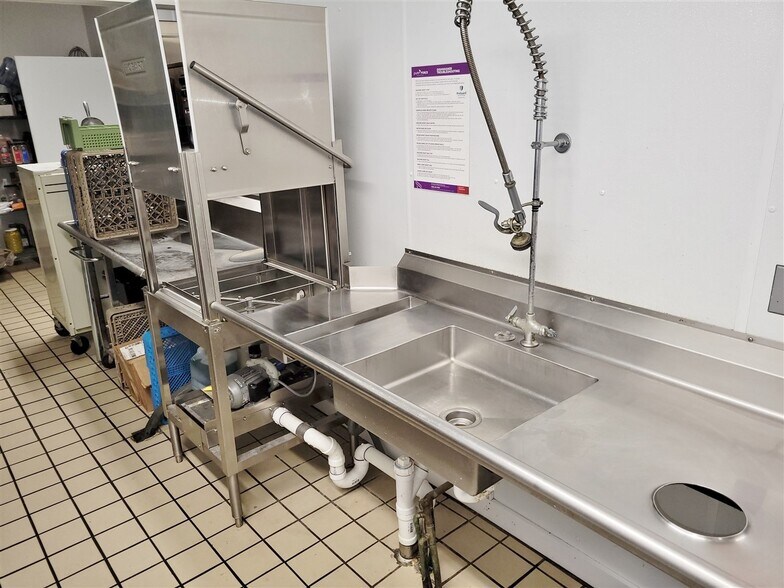 More Photos Of 105 SE 2 Hwy, Rugby Restaurant For Lease