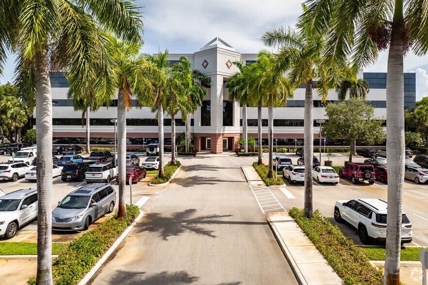 More Photos Of 999-1001 W Yamato Rd, Boca Raton Unknown For Lease