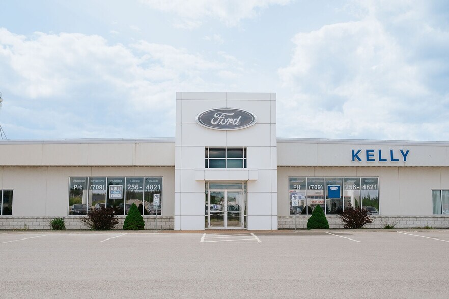 More Photos Of 105 Laurell Rd, Gander Showroom For Sale