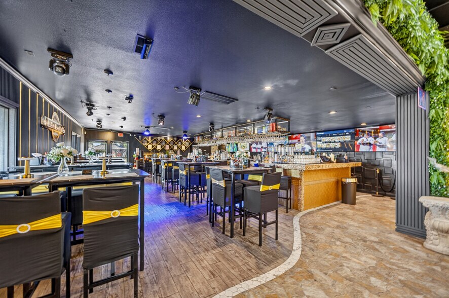 Primary Photo Of 7121 Governors Cir, Sacramento Restaurant For Sale