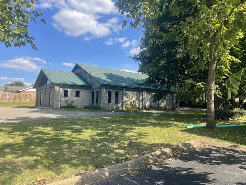 More Photos Of 84 W University Pky, Jackson General Retail For Sale