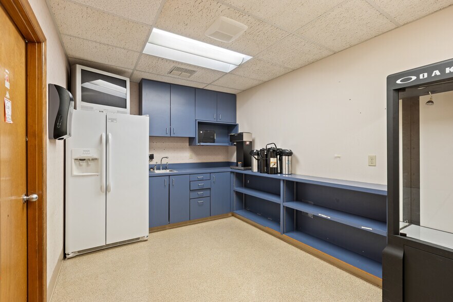 More Photos Of 2435 NW Kline St, Roseburg Medical For Lease