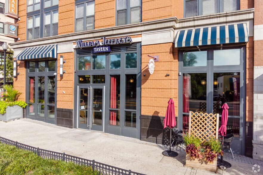 More Photos Of 2301 Columbia Pike, Arlington Apartments For Lease