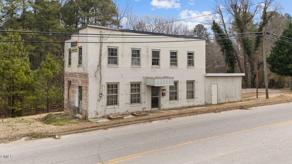 More Photos Of 1300 College St, Oxford Flex For Sale