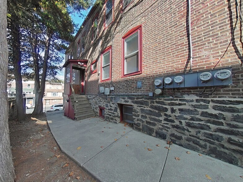 More Photos Of 202 Macdade Blvd, Collingdale Apartments For Sale