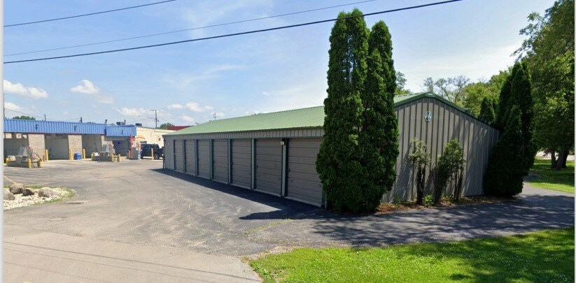 Primary Photo Of 1001 W US Highway 34, Plano Service Station For Sale