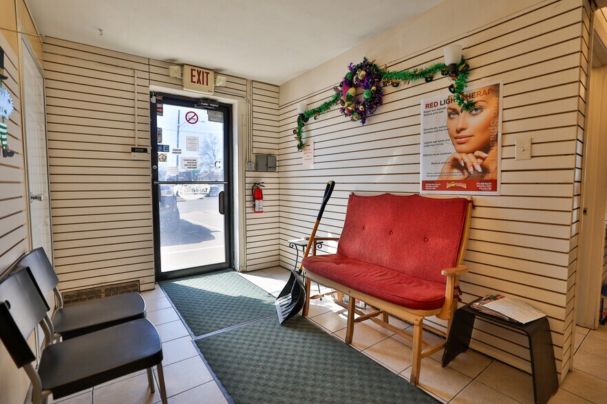 More Photos Of 1103 E Acton Ave, Wood River General Retail For Sale