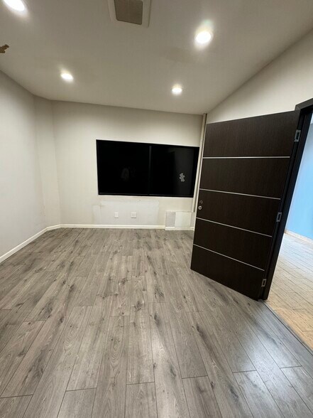 More Photos Of 4528 San Fernando Rd, Glendale Manufacturing For Lease