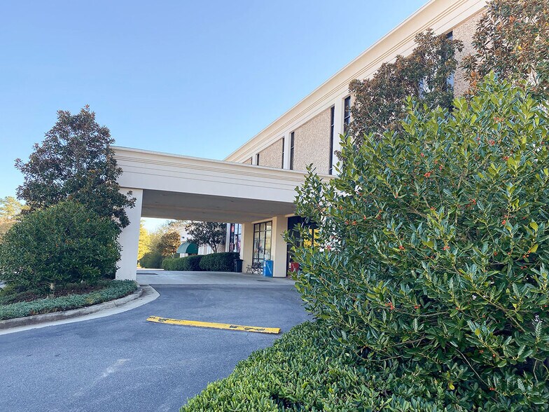 More Photos Of 111 Fieldstone Dr, Milledgeville Office For Lease