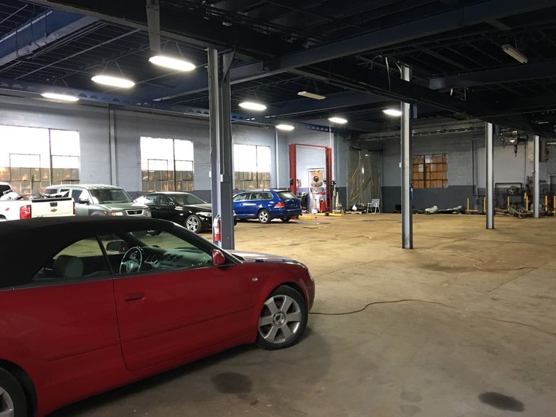 More Photos Of 175 Hague St, Rochester Warehouse For Lease