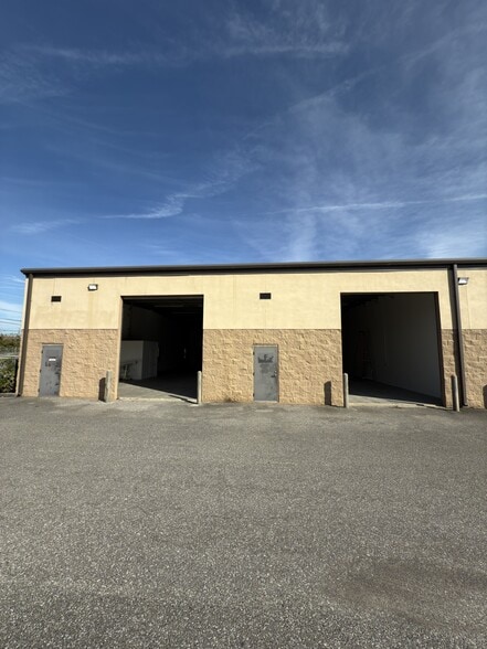 More Photos Of 4366 Louis Ave, Holiday Warehouse For Lease